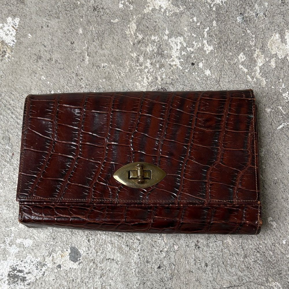 Vintage Justin alligator cowhide clutch
